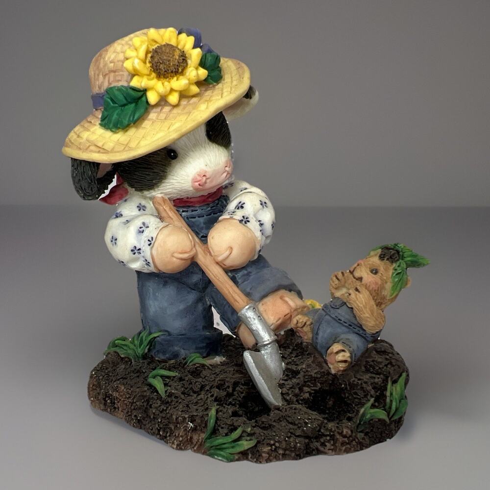Mary's Moo Moos "I Dig Moo" Figurine 1996 Enesco #207098